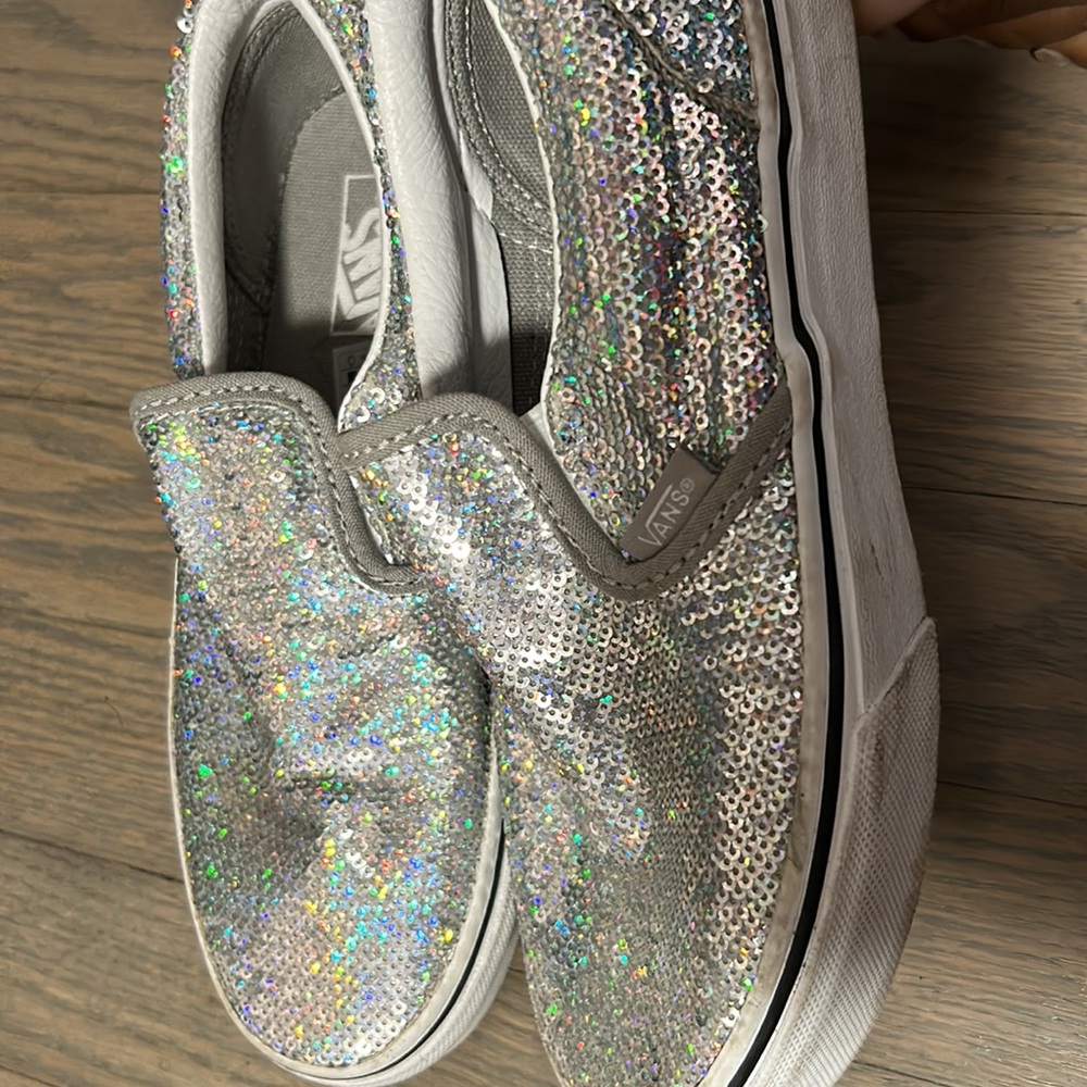 Vans - Picture 3 of 5